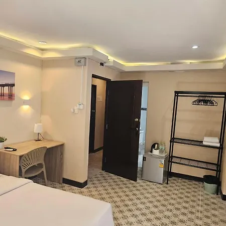 Cozy Rooms Asoke
