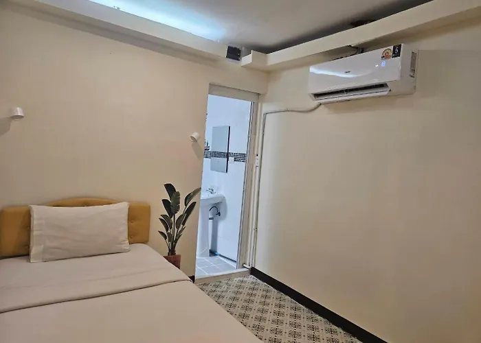 Hotel Cozy Asoke 2*